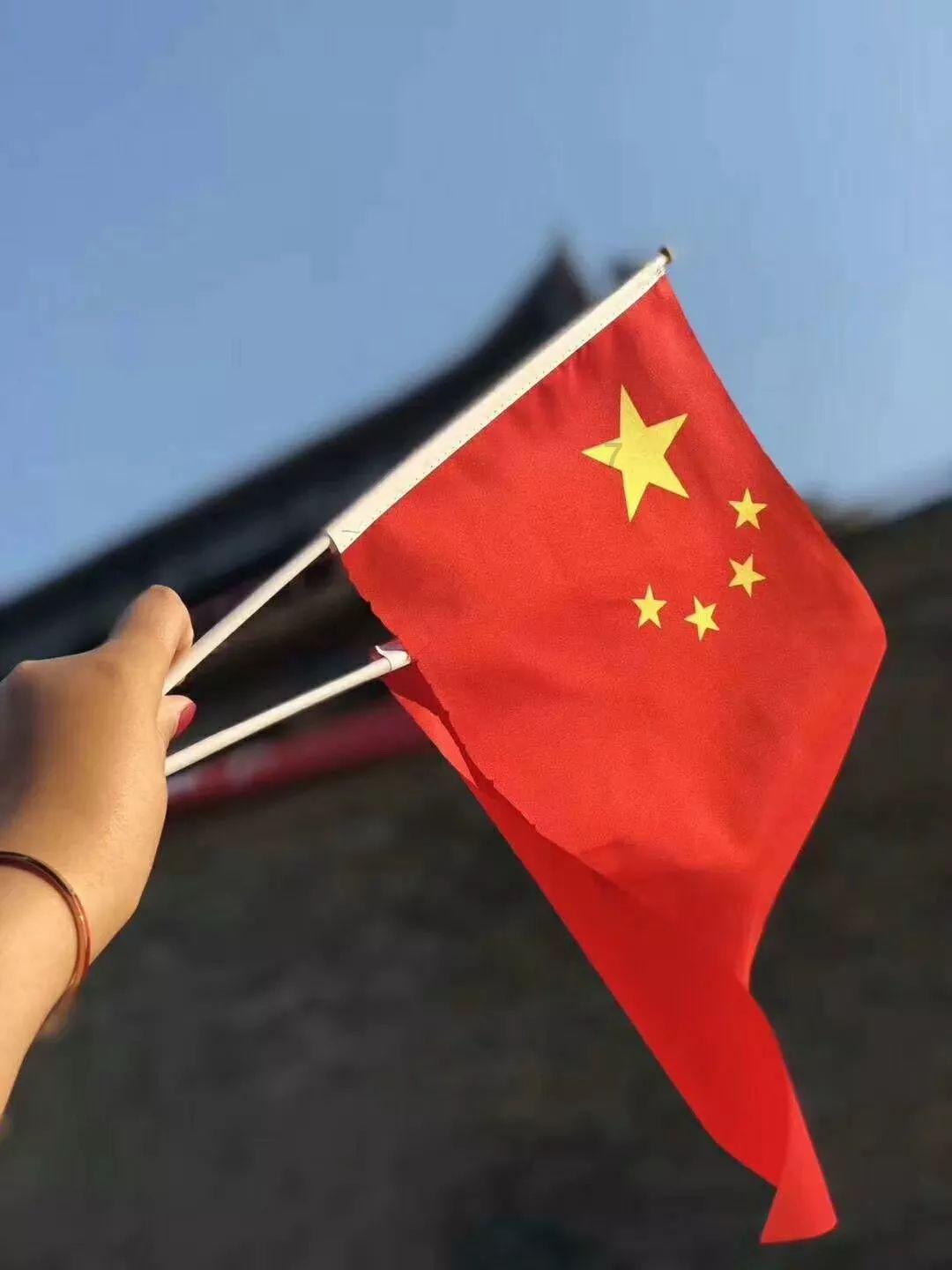 上千辆共享单车怎么停才不添堵